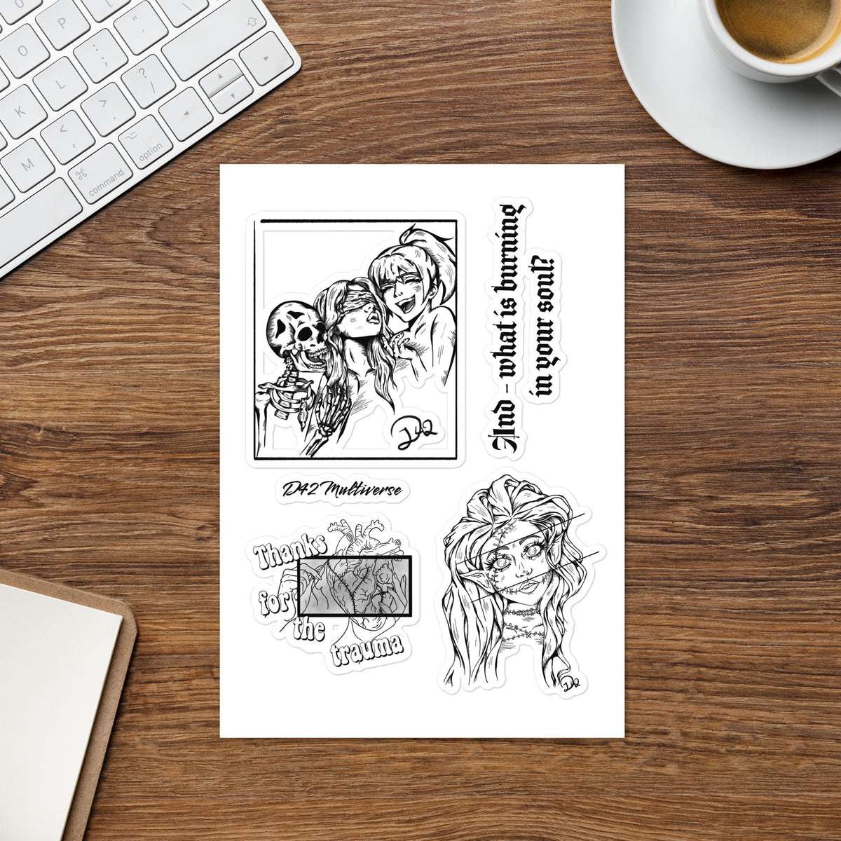 D42 Sticker Sheet mit vier schwarz-weißen Dark-Art-Motiven: drei Figuren mit Skelett, „Thanks for the Trauma“, Dark-Elv-Illustration und Statement-Schriftzug mit Hintergrund