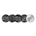 D42 Pin-Button-Set mit fünf schwarz-weißen Dark-Art-Designs, darunter Broken Elv, Thanks for the Trauma, Terms & Conditions und Sensitive – Handle with Carenebeneinander