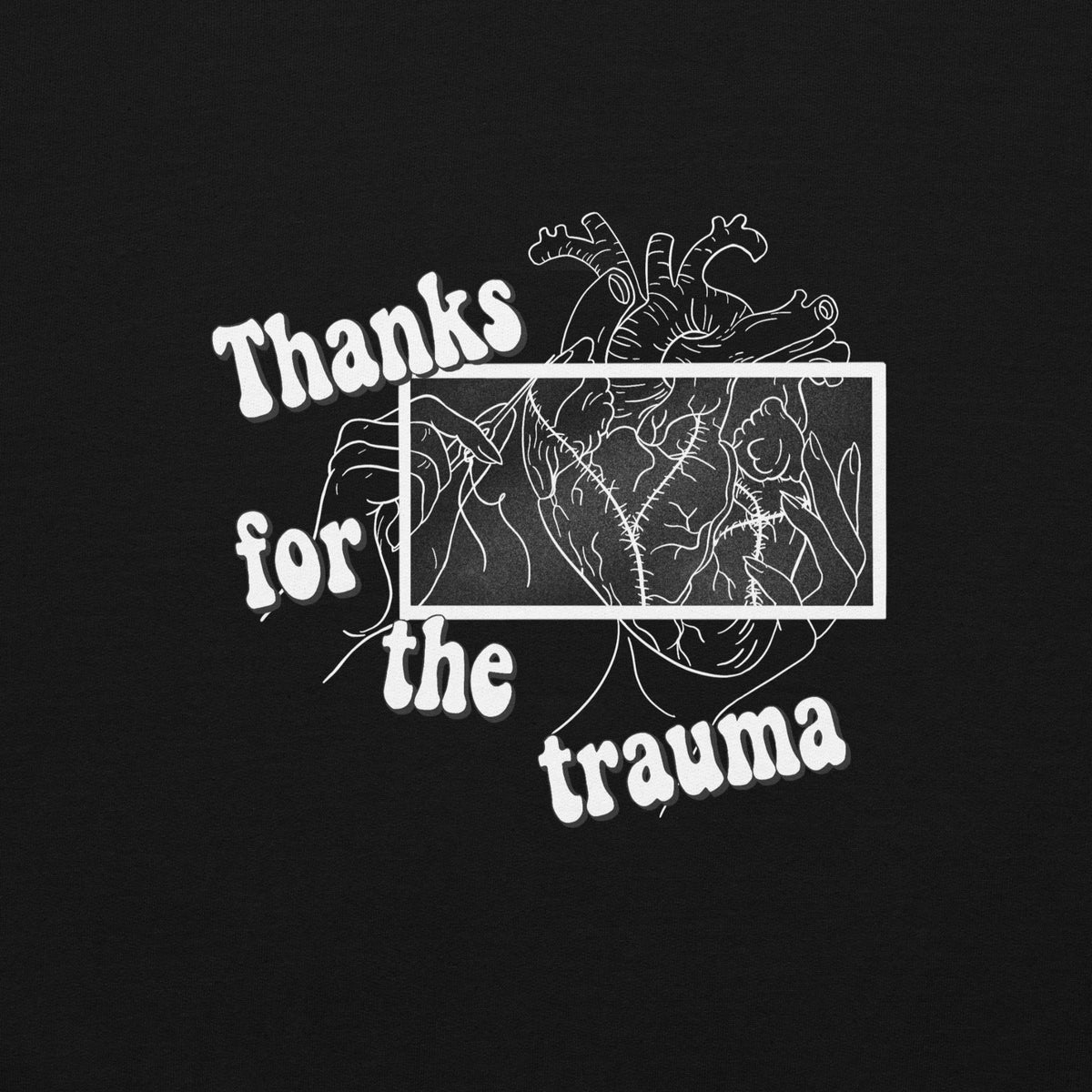 D42 Sweatshirt mit anatomischer Herzillustration und weißem „Thanks for the trauma“-Schriftzug auf der Vorderseite - Nahaufnahme Print schwarz
