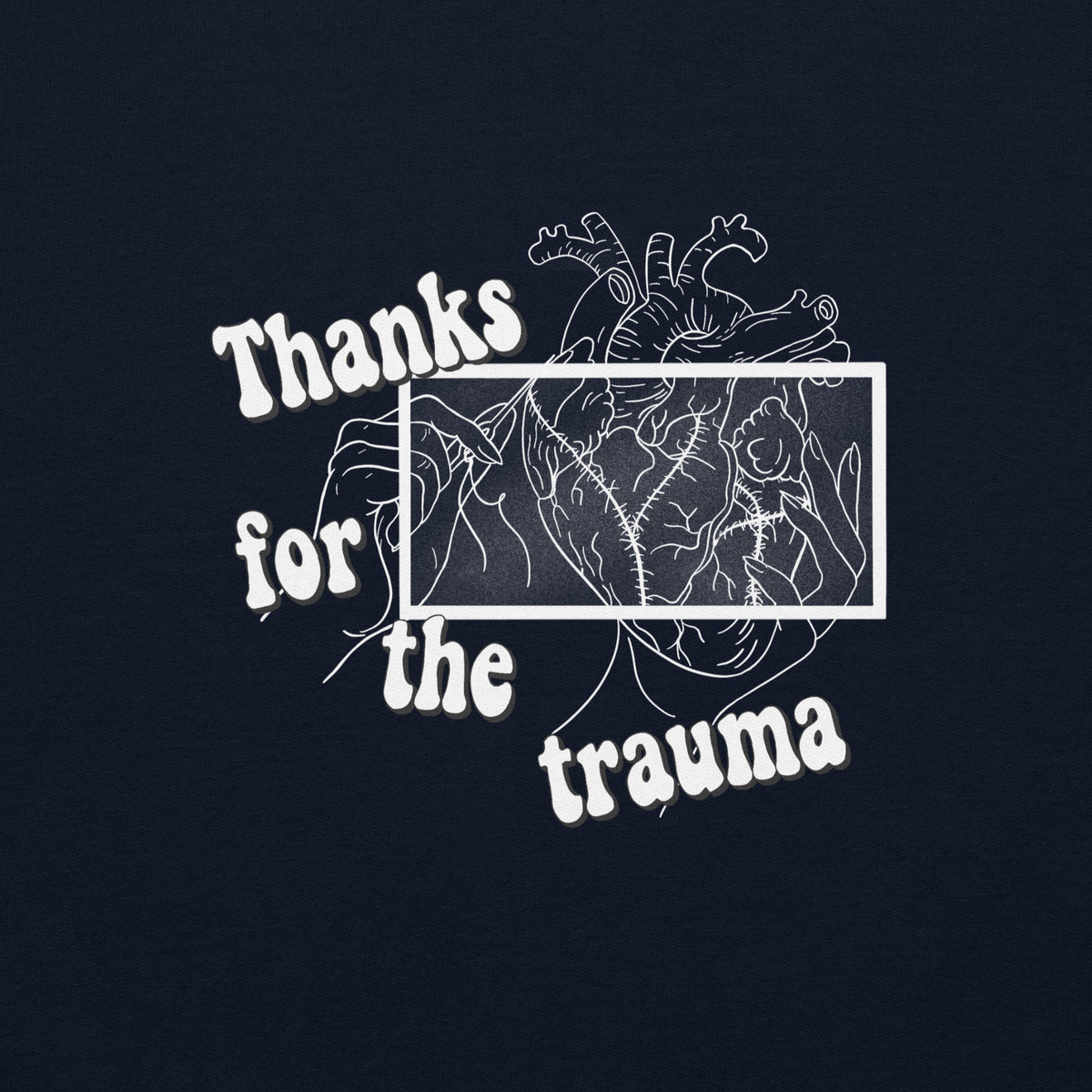 D42 Sweatshirt mit anatomischer Herzillustration und weißem „Thanks for the trauma“-Schriftzug auf der Vorderseite - Nahaufnahme Print  navy