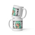 D42 Tasse mit farbigem Anime-Lolligirl-Motiv einer türkishaarigen Manga-Figur vor schwarz-weißem Manga-Hintergrund 11oz beidseitig